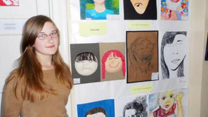 Apdovanota siūto paveikslo autorė