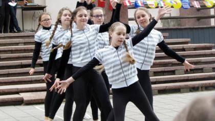 Vaikai sveikino Europą