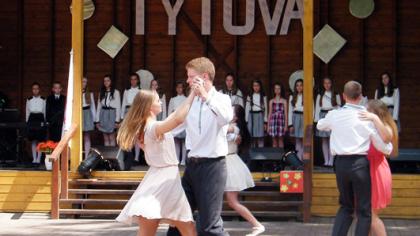 Tytuvėnai šventė prie Giliaus ežero