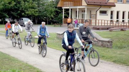 Tautiniam šokiui kvietė visus