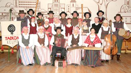 Kelmiškių folkloro kolektyvui – „Aukso paukštė“