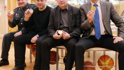 Krepšinio muziejų papildė policijos dovanos