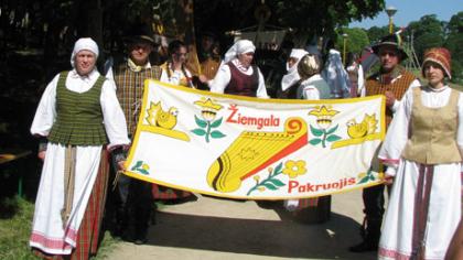 Dai­no­mis pa­gerb­ta že­mė ir darbš­tus žiem­ga­lis