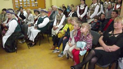 Gyventojai miestelį puošia drauge