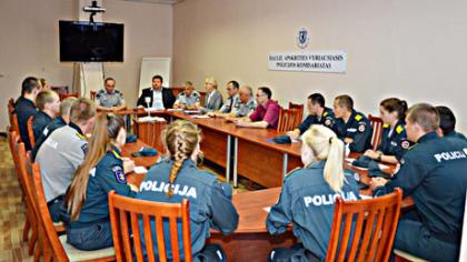 Policijos gretas papildė 15 jaunų žmonių