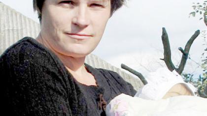 Mergytė stiprėja po sudėtingos operacijos