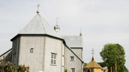 Griūvanti bažnyčia palikta Dievo valiai