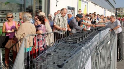 Pirkėjai šturmavo „Lidl“ ir ieškojo A. Sabonio